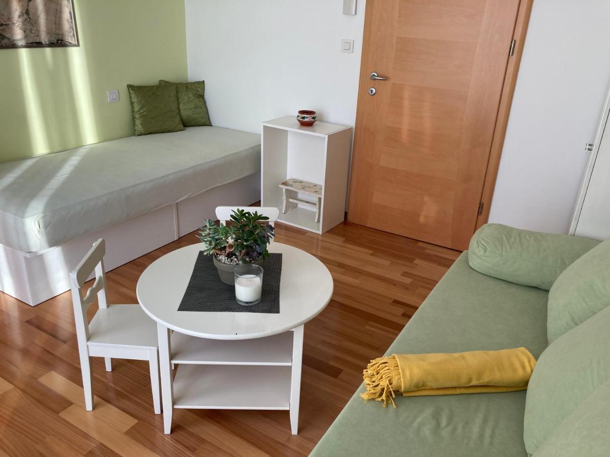 Apartamento Natasha'S Garden House Dol pri Ljubljani Exterior foto
